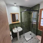 De La Luna Hostel