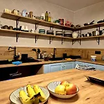 De La Luna Hostel Granada
