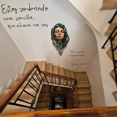 De La Luna Hostel Granada