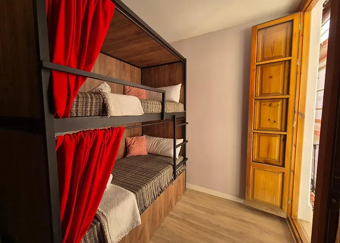 De La Luna Hostel *