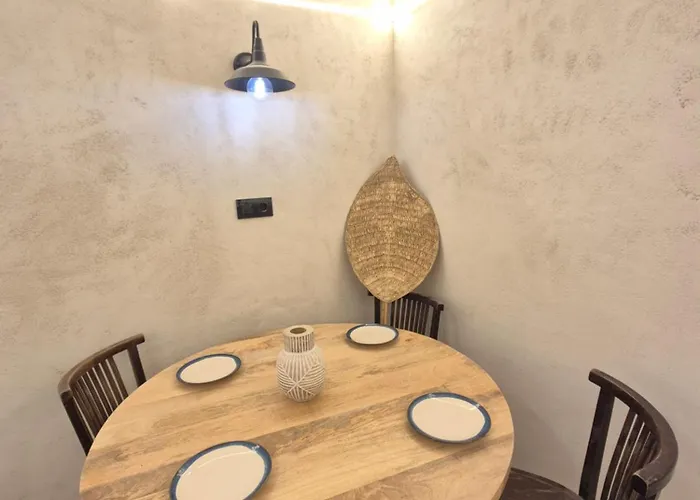 De La Luna Hostel *