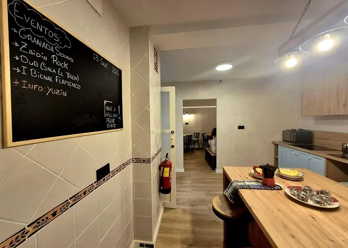 De La Luna Hostel Granada